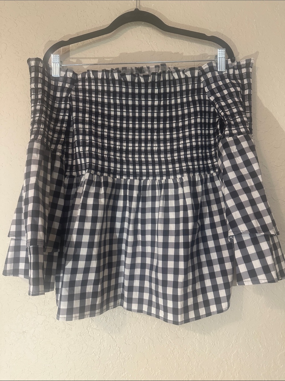 belle sky Black and White Gingham Off-Shoulder Shirt d